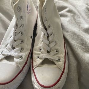 Size 6 White Converse Hightops